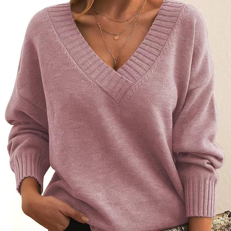 Frida | Ensfarvet V-hals Sweater – Løs Modestrikning