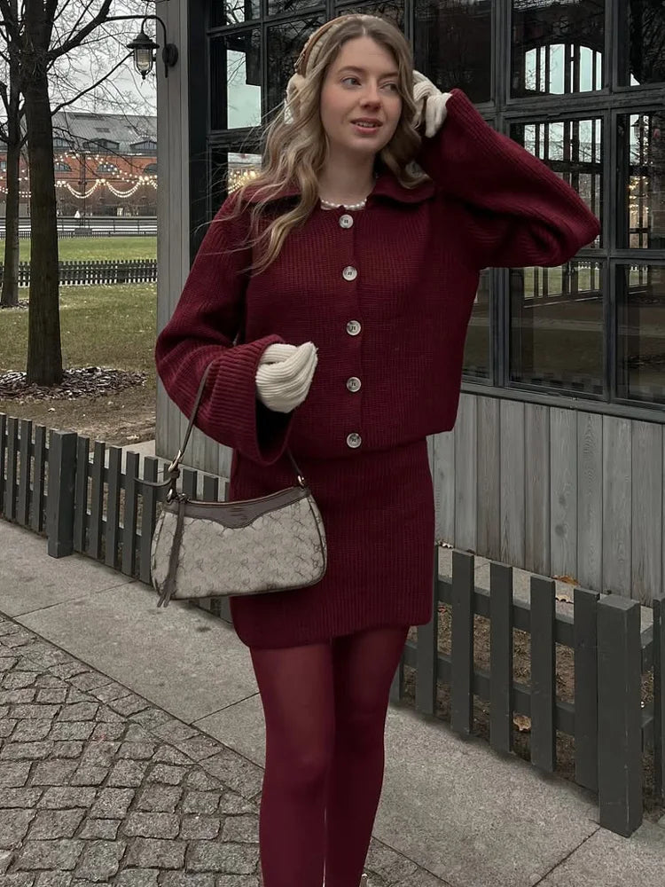 Sæt “Margot” | Strikket cardigan og mininederdel