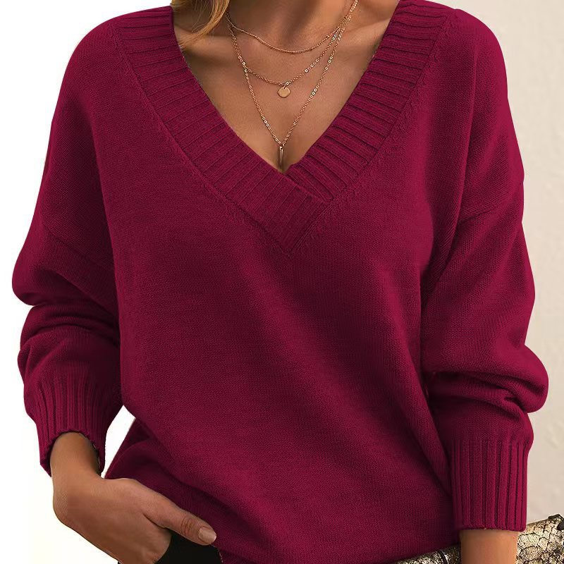 Frida | Ensfarvet V-hals Sweater – Løs Modestrikning
